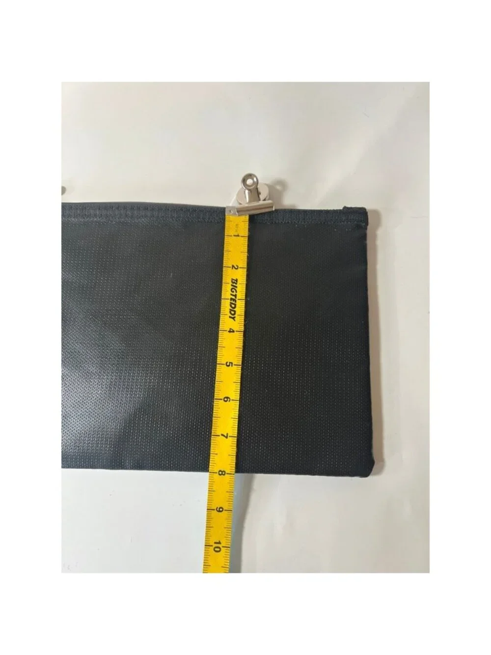 Fire repellant pouch‎ for protecting documents